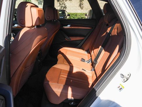 Used 2021 Audi Q5 e Prestige w/ Prestige Package image 18