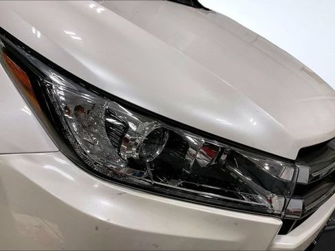 Used 2019 Toyota Highlander Limited AWD/4WD image 32
