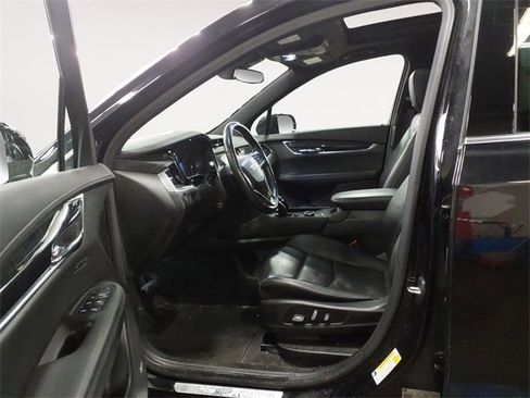 Used 2020 Cadillac XT6 Premium Luxury image 9