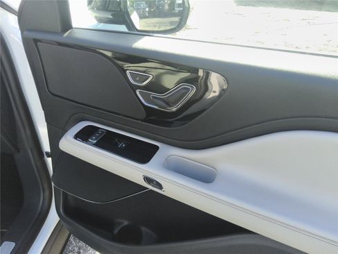New 2026 Lincoln Aviator 2WD image 23