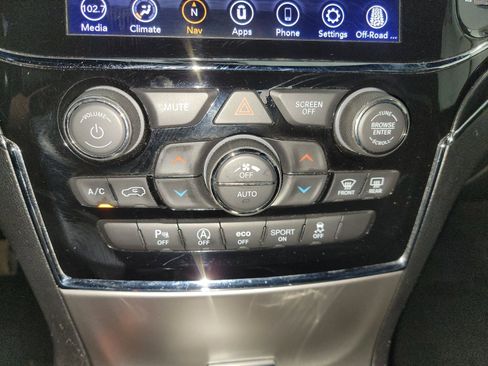 Used 2020 Jeep Grand Cherokee Trailhawk AWD/4WD image 21