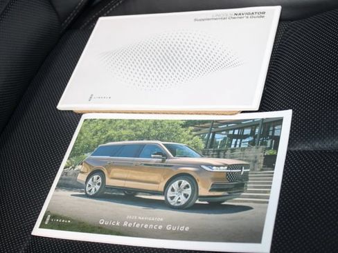 Used 2025 Lincoln Navigator L Reserve w/ Jet Appearance Package AWD/4WD image 40