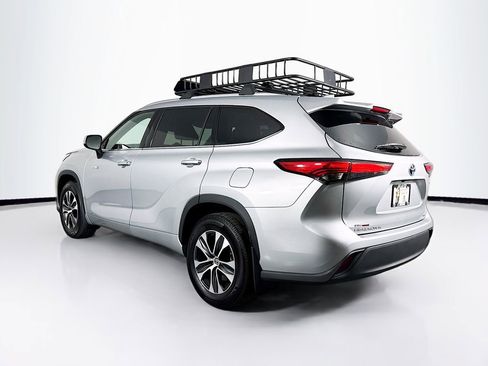 Used 2020 Toyota Highlander XLE image 7