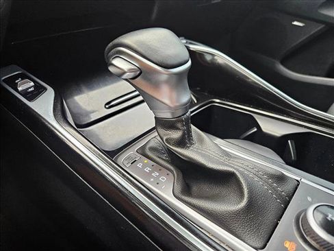 Used 2023 Kia Sorento SX image 12