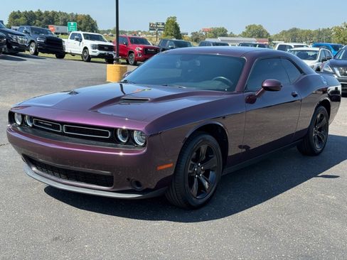 Used 2022 Dodge Challenger SXT w/ Cold Weather Group image 4