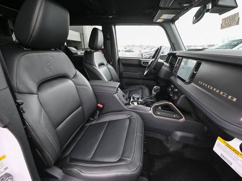 New 2025 Ford Bronco Badlands image 22