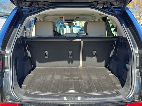 New 2025 Land Rover Discovery Sport S image 12