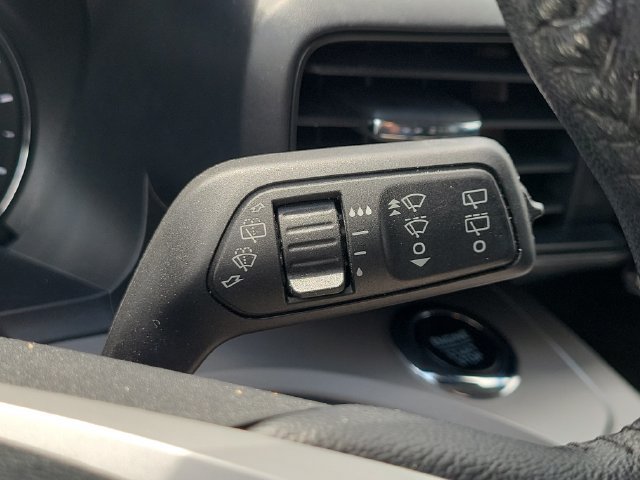Used 2023 Ford Explorer XLT RWD image 21