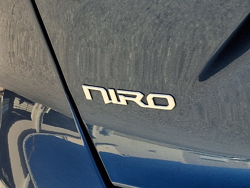 Used 2023 Kia Niro Wave w/ Wave Preserve Package FWD image 33