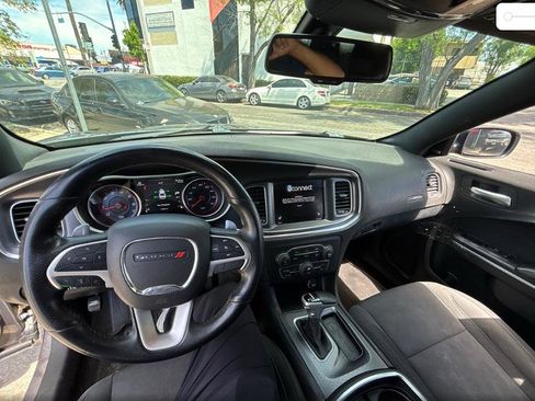 Used 2018 Dodge Charger R/T image 9
