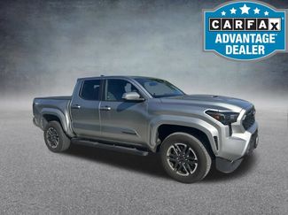 Used 2025 Toyota Tacoma TRD Sport w/ TRD Sport Upgrade Package AWD/4WD video 1