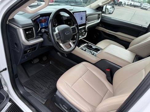 Used 2023 Ford Expedition XLT AWD/4WD image 12