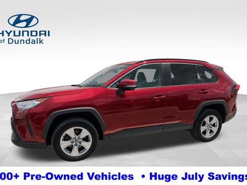 Used 2020 Toyota RAV4 XLE w/ Convenience Package FWD image 3