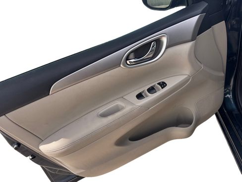Used 2015 Nissan Sentra SV FWD image 19