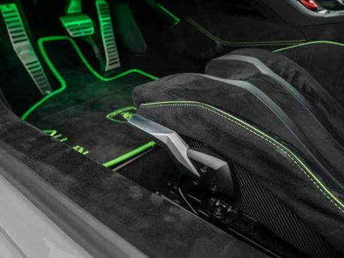 Used 2022 Lamborghini Huracan STO image 17