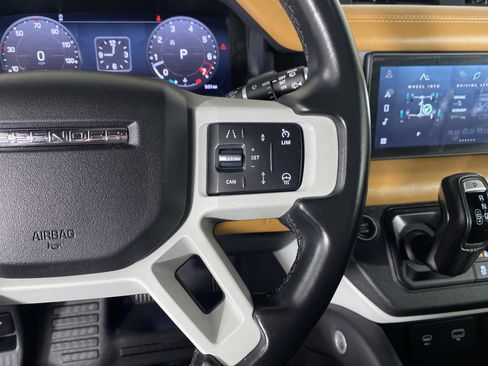 Used 2023 Land Rover Defender 90 X-Dynamic SE image 39