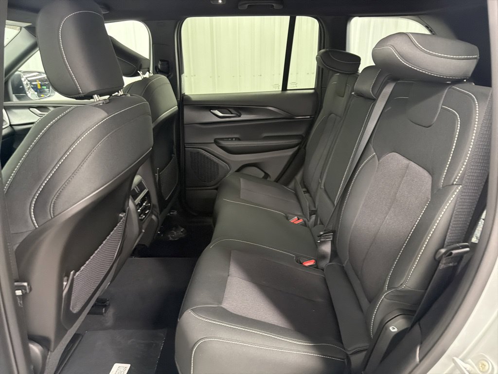 New 2026 Jeep Grand Cherokee Laredo RWD image 11