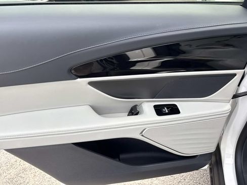 New 2026 Lincoln Nautilus Premier w/ Jet Appearance Package AWD/4WD image 17