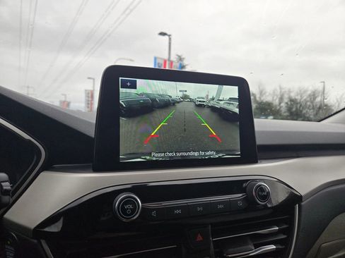 Used 2022 Ford Escape SE w/ SE Sport Appearance Package image 14