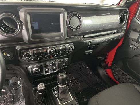 Used 2021 Jeep Wrangler Unlimited Sport image 4