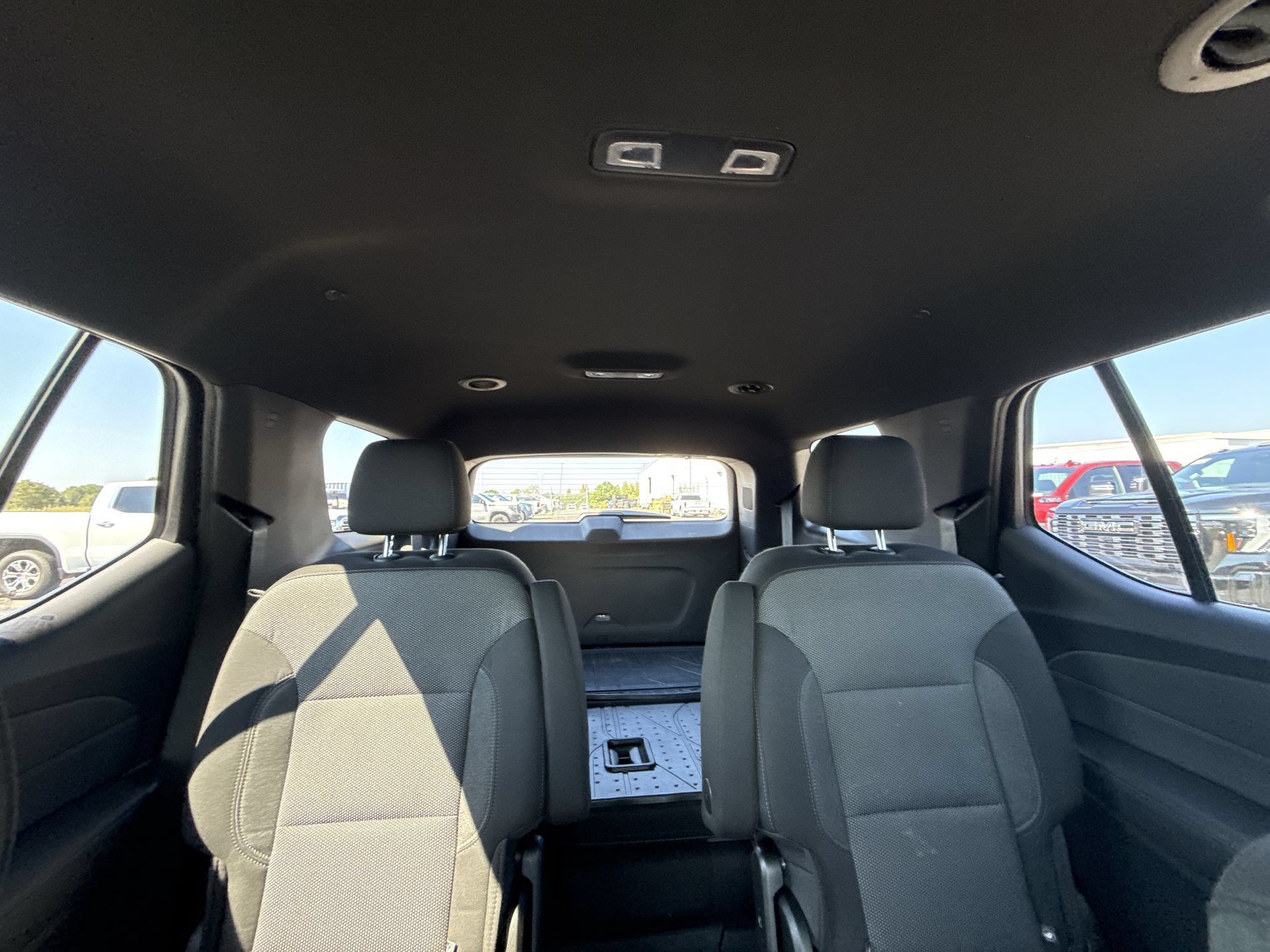 Used 2023 Chevrolet Traverse LT FWD image 28