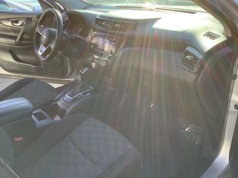 Used 2017 Nissan Rogue Sport SV image 32