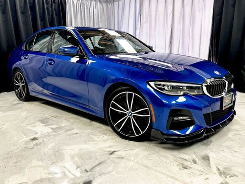 Used 2019 BMW 330i xDrive Sedan w/ M Sport Package image 4