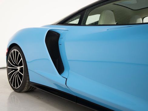 Used 2023 McLaren GT image 32