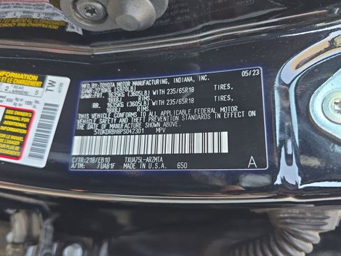 Used 2023 Toyota Highlander XLE image 16