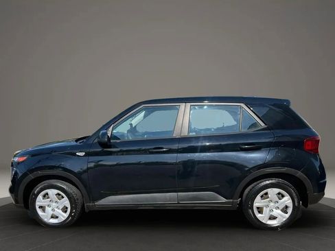 Used 2020 Hyundai Venue SE FWD image 8