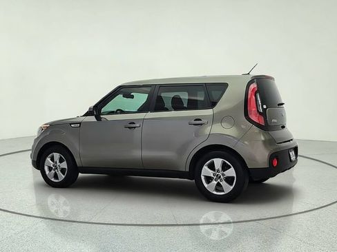 Used 2019 Kia Soul FWD image 4