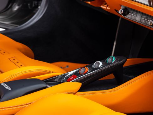 Certified 2022 Ferrari F8 Tributo RWD image 49