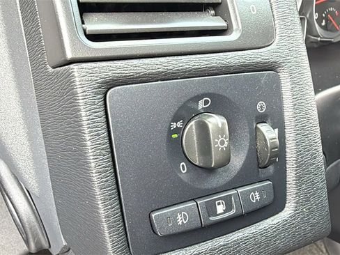 Used 2011 Volvo C70 T5 image 9