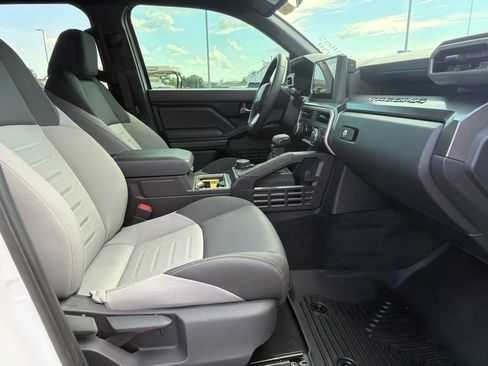 Used 2025 Toyota Tacoma TRD Off-Road AWD/4WD image 13