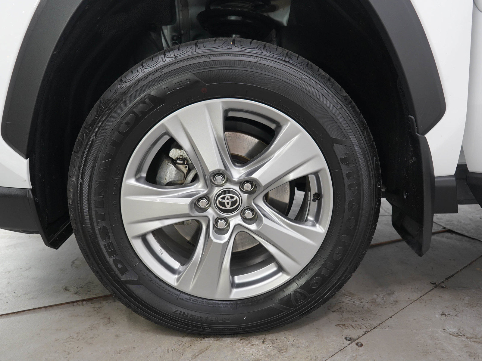 Used 2024 Toyota RAV4 XLE AWD/4WD image 28