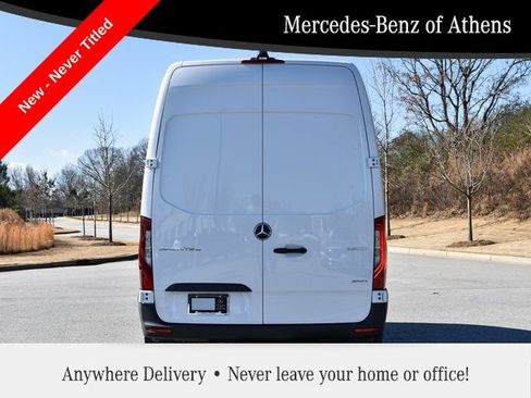 Used 2024 Mercedes-Benz Sprinter 2500 image 7