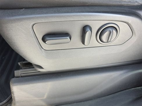 Used 2020 GMC Sierra 1500 Elevation image 28