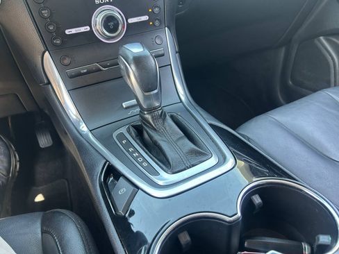 Used 2017 Ford Edge Titanium FWD image 38