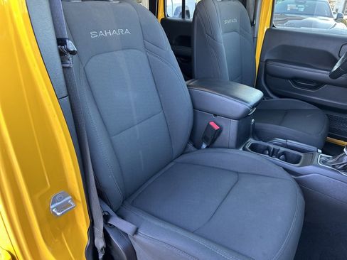 Used 2021 Jeep Wrangler Unlimited Sahara image 58