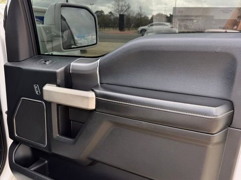 Used 2016 Ford F150 Lariat image 21