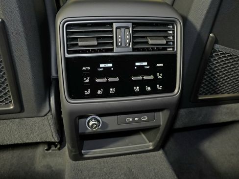 New 2026 Porsche Cayenne GTS AWD/4WD image 39