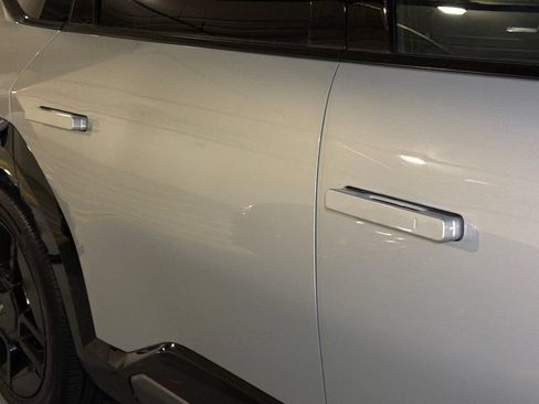 Certified 2024 Kia EV9 GT-Line AWD/4WD image 12