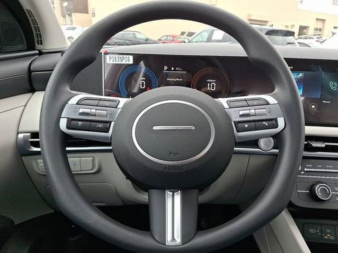 New 2026 Hyundai Tucson SE image 8