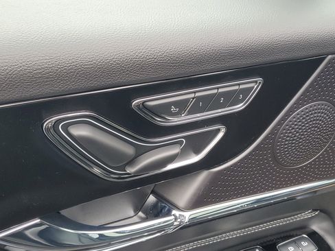 New 2026 Lincoln Corsair Premiere image 9