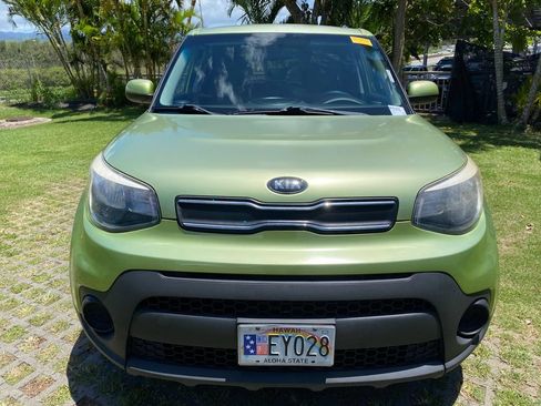 Used 2017 Kia Soul w/ Convenience Package FWD image 2