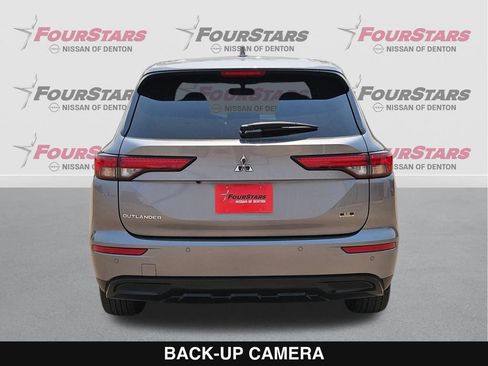 Used 2024 Mitsubishi Outlander SE Black Edition FWD image 5