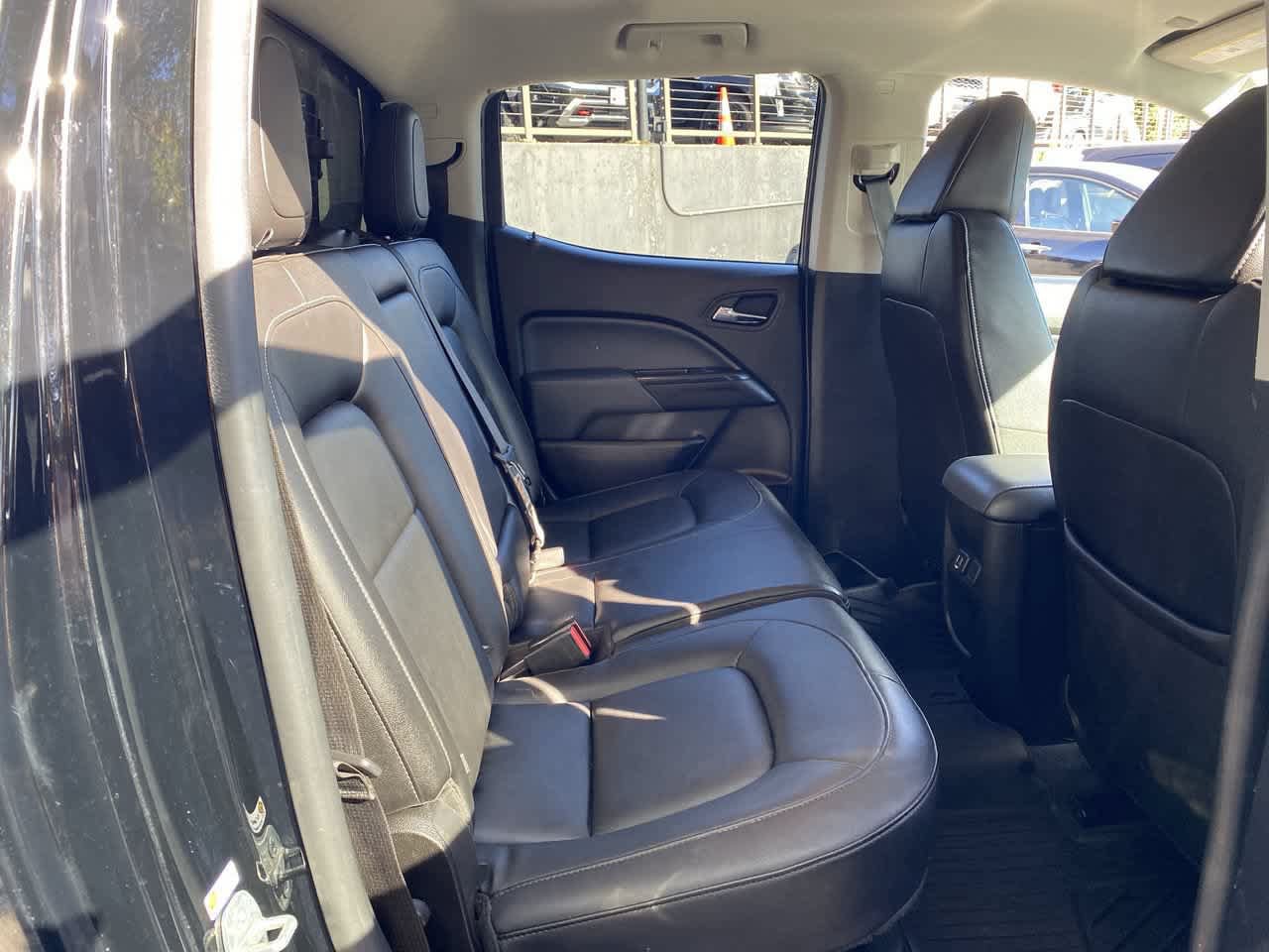 Used 2019 Chevrolet Colorado Z71 w/ Z71 Midnight Edition AWD/4WD image 17