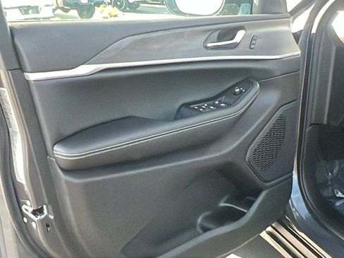 New 2025 Jeep Grand Cherokee Limited w/ Trailer Tow Package image 13