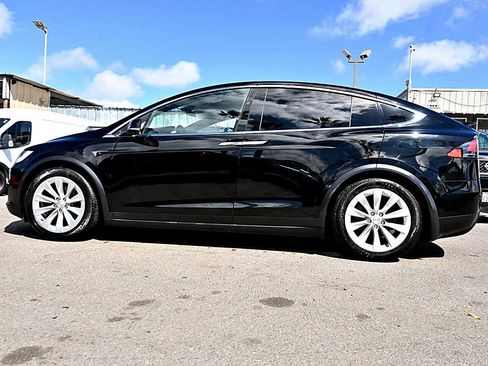 Used 2018 Tesla Model X 100D image 7