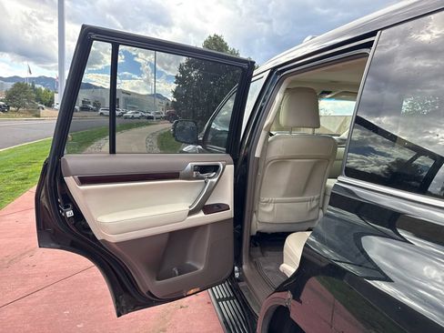 Used 2019 Lexus GX 460 Premium w/ Premium Package AWD/4WD image 21
